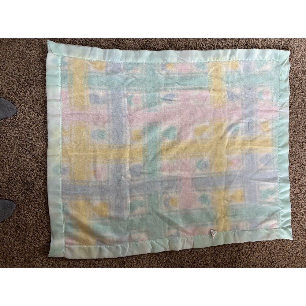 VTG HTF WPL 1675 Baby Blanket Duck Bunny Satin Trim Yellow Pink Blue Tulip